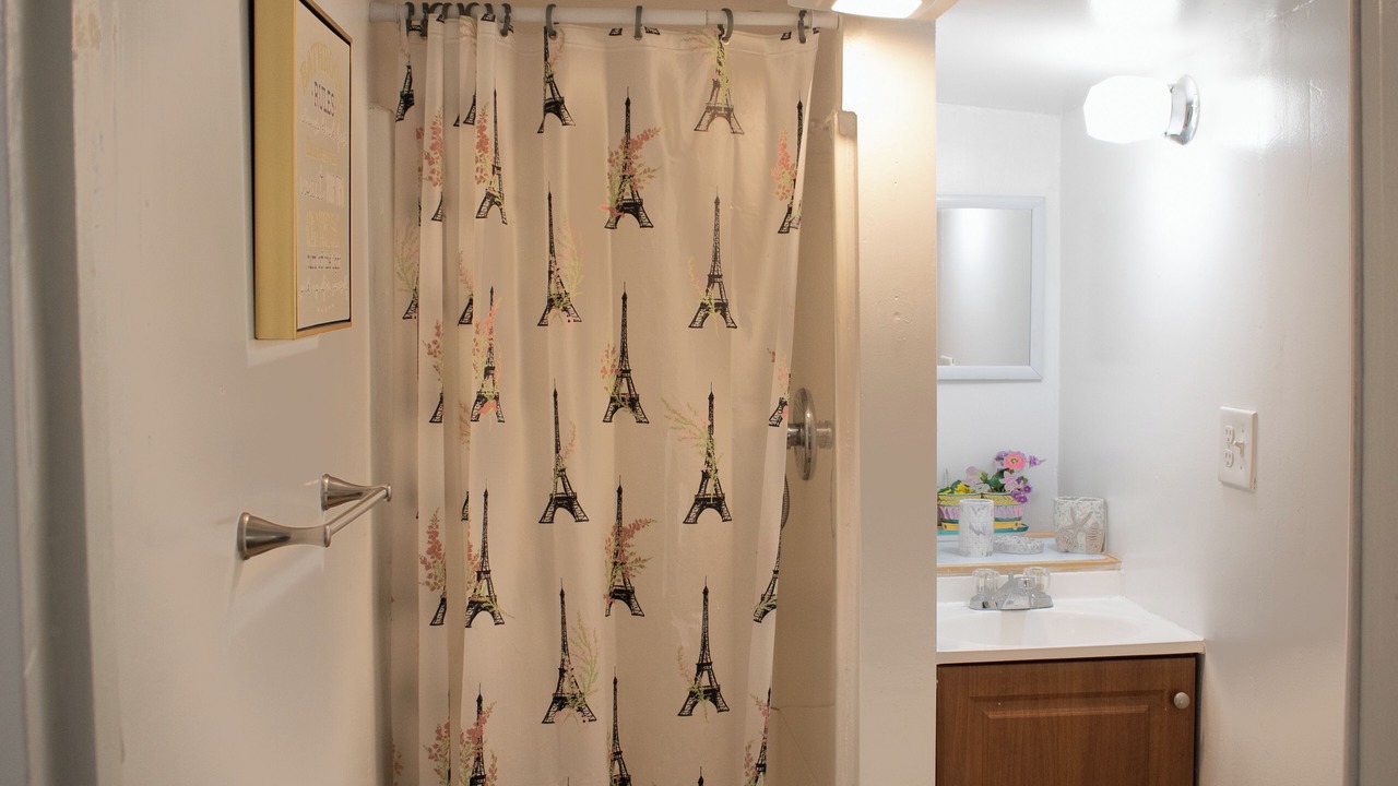 Photo of Bathroom in Tulare
