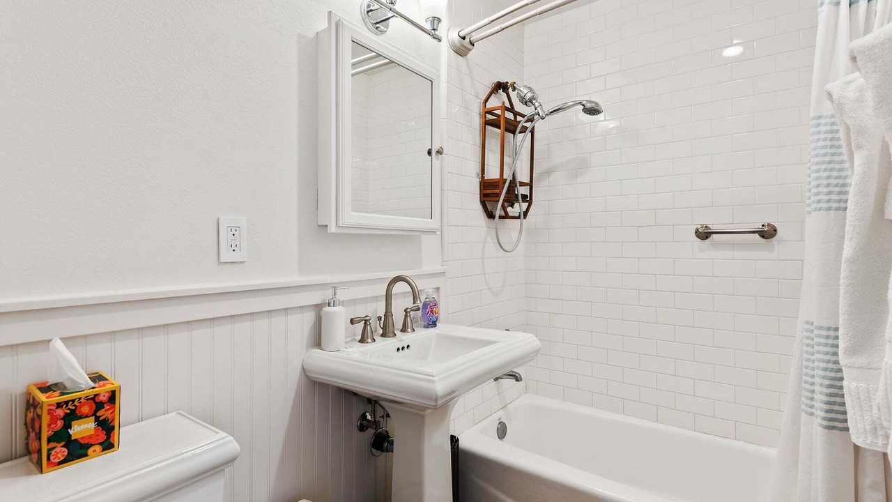 Photo of Bathroom in Carpinteria
