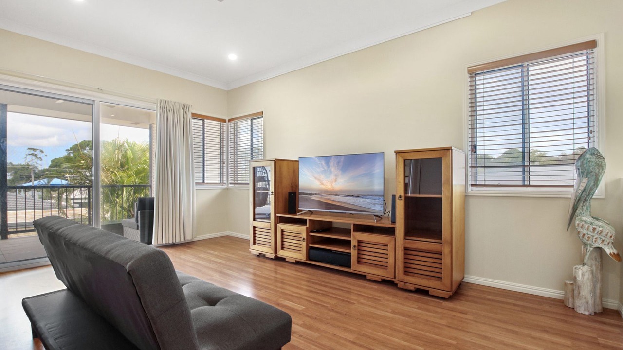 Photo of Livingroom in Golden Beach