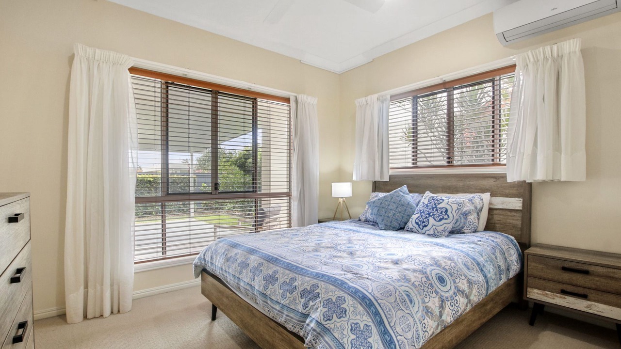 Photo of Bedroom in Golden Beach