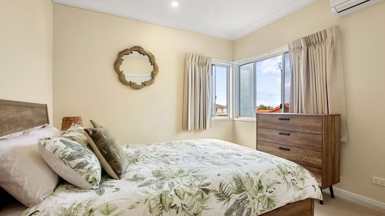 Photo of Bedroom in Golden Beach