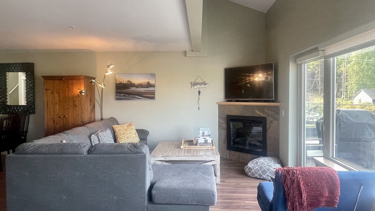 Photo of Livingroom in Ucluelet