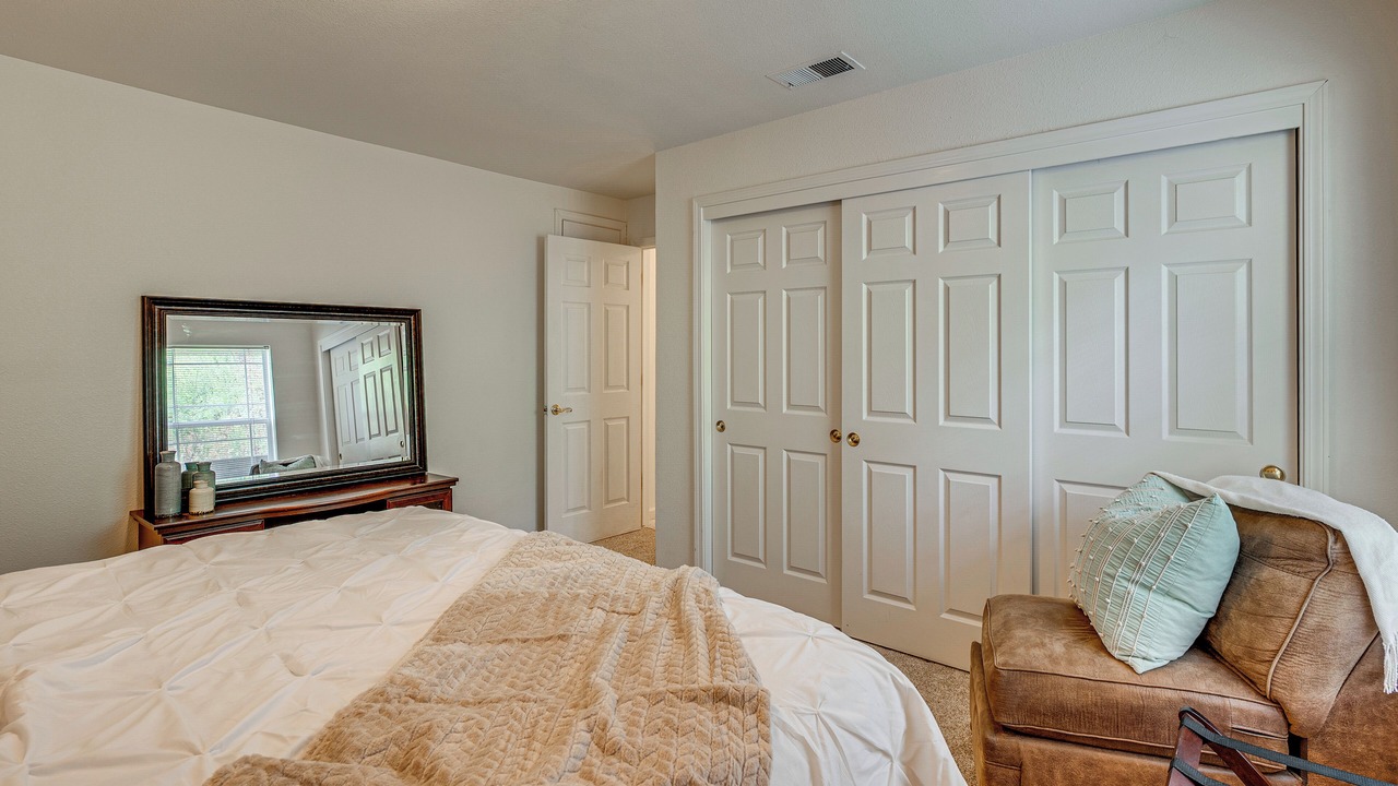 Photo of Bedroom in Applegate