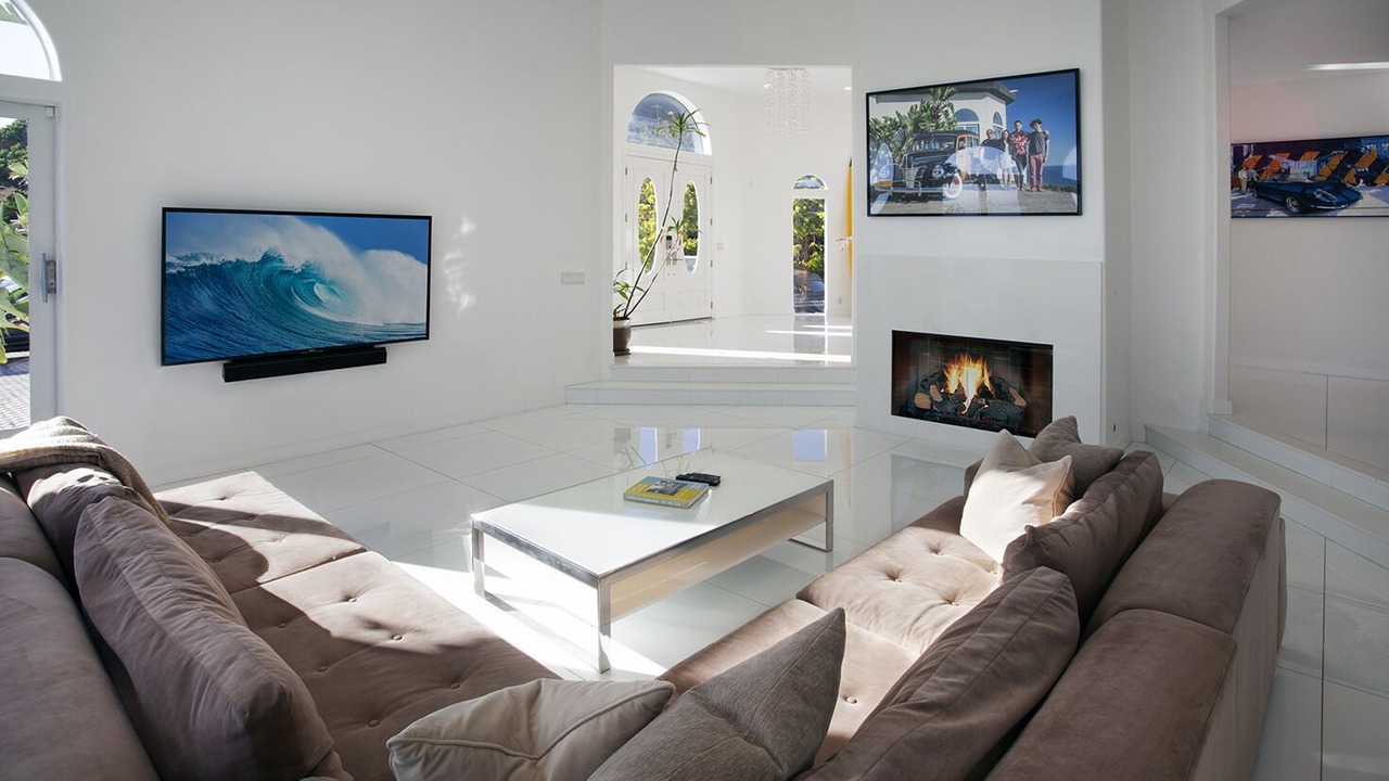Photo of Livingroom in Western Malibu