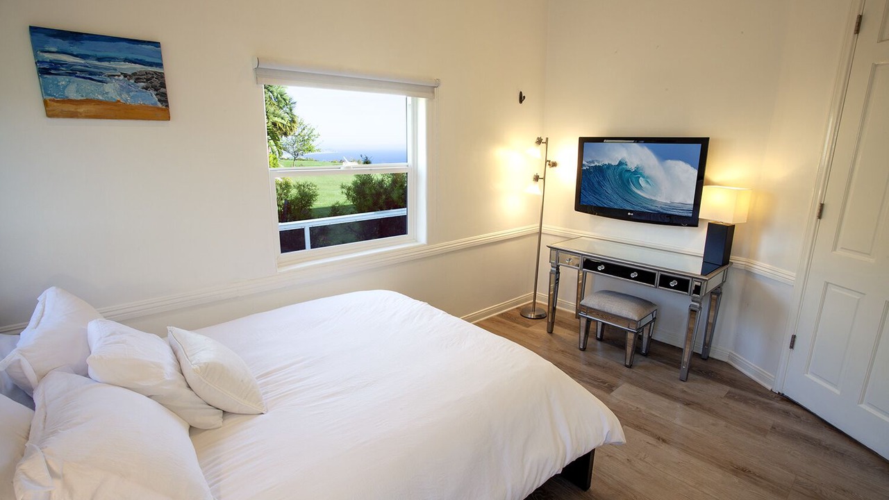 Photo of Bedroom in Western Malibu