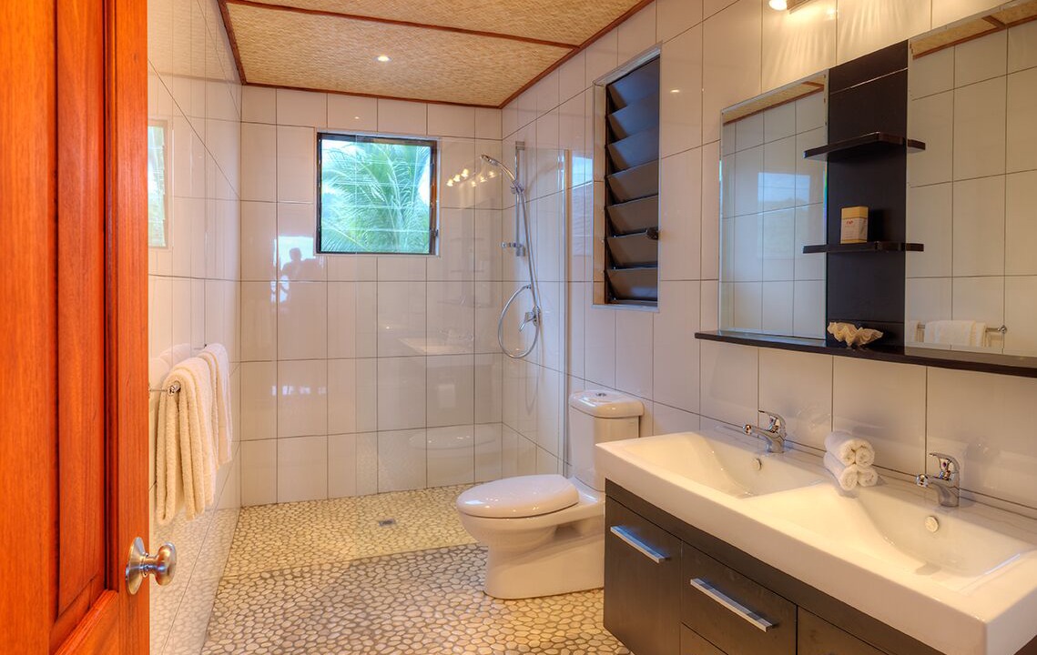 Photo of Bathroom in Tagaqe