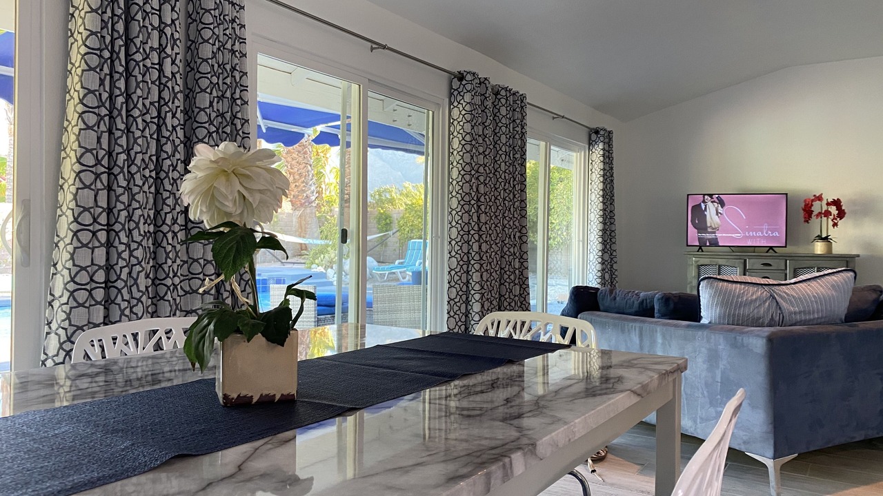 Photo of Livingroom in Desert Park Estates