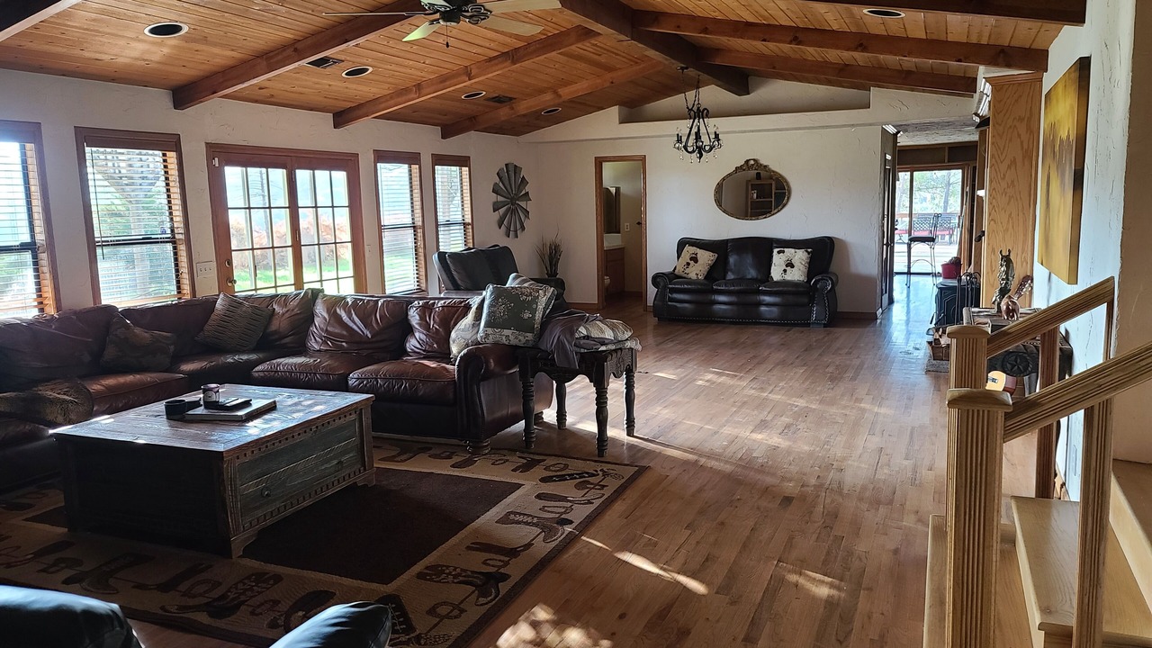 Photo of Livingroom in Coalinga