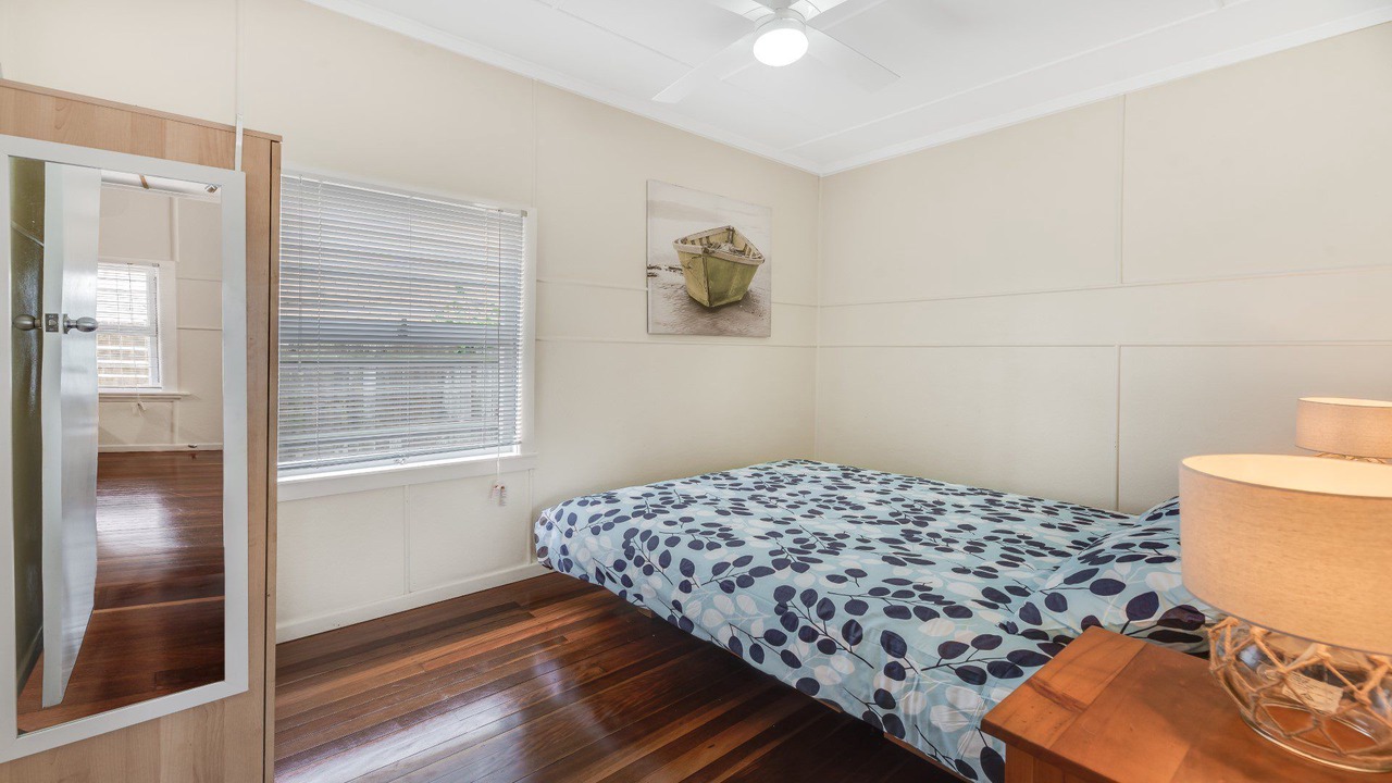 Photo of Bedroom in Golden Beach