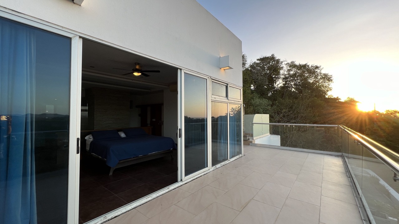 Photo of Patio Balcony in Pacific Marlin