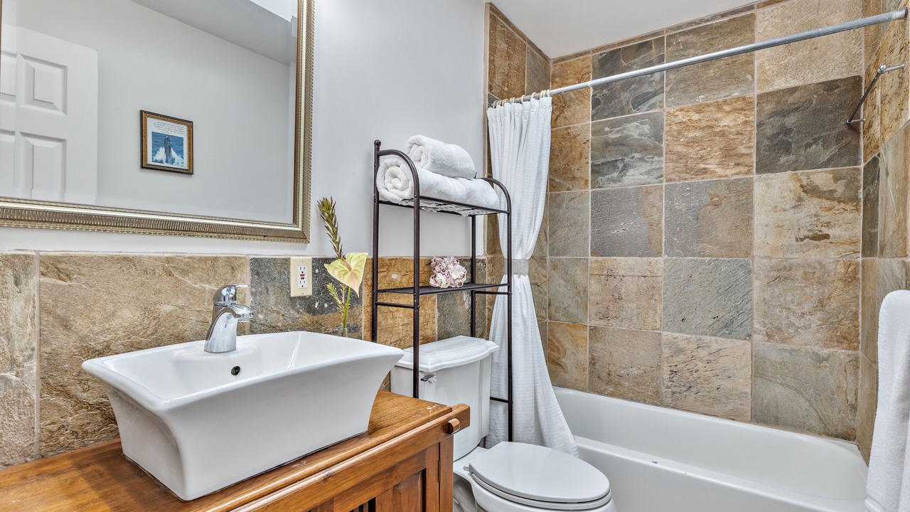 Photo of Bathroom in Waialua