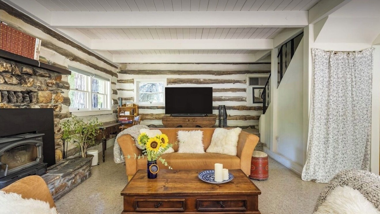 Photo of Livingroom in Kernville