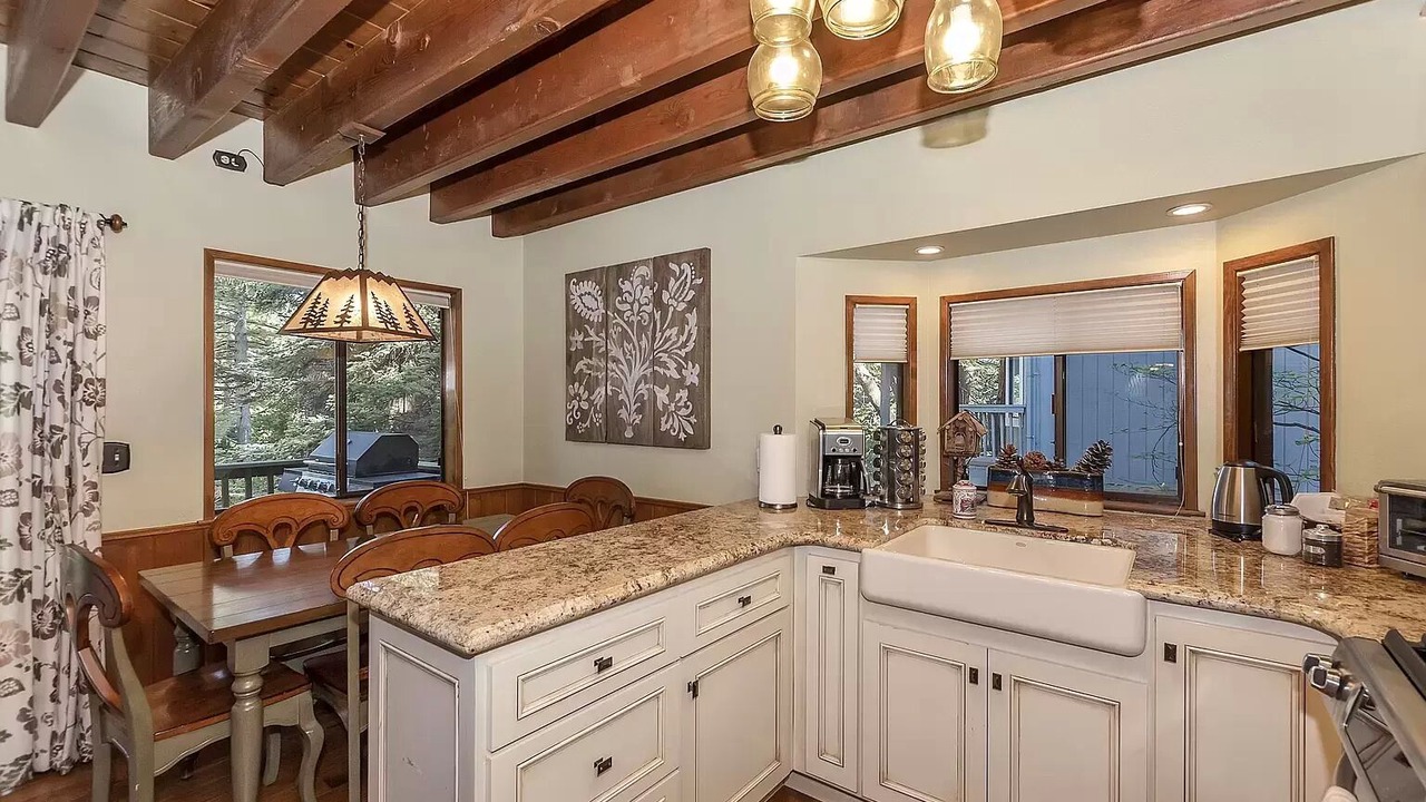 Photo of Kitchen in Arrowhead Villas