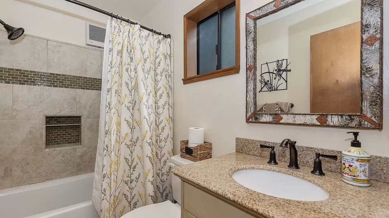 Photo of Bathroom in Arrowhead Villas