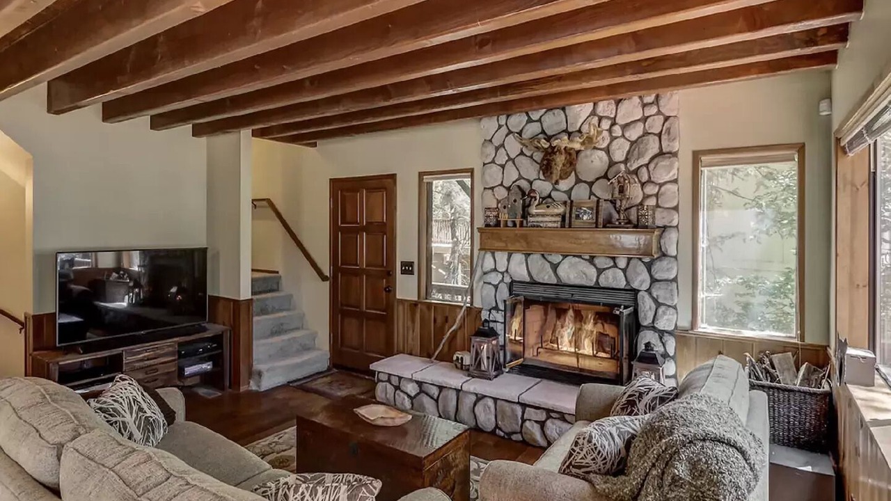 Photo of Livingroom in Arrowhead Villas