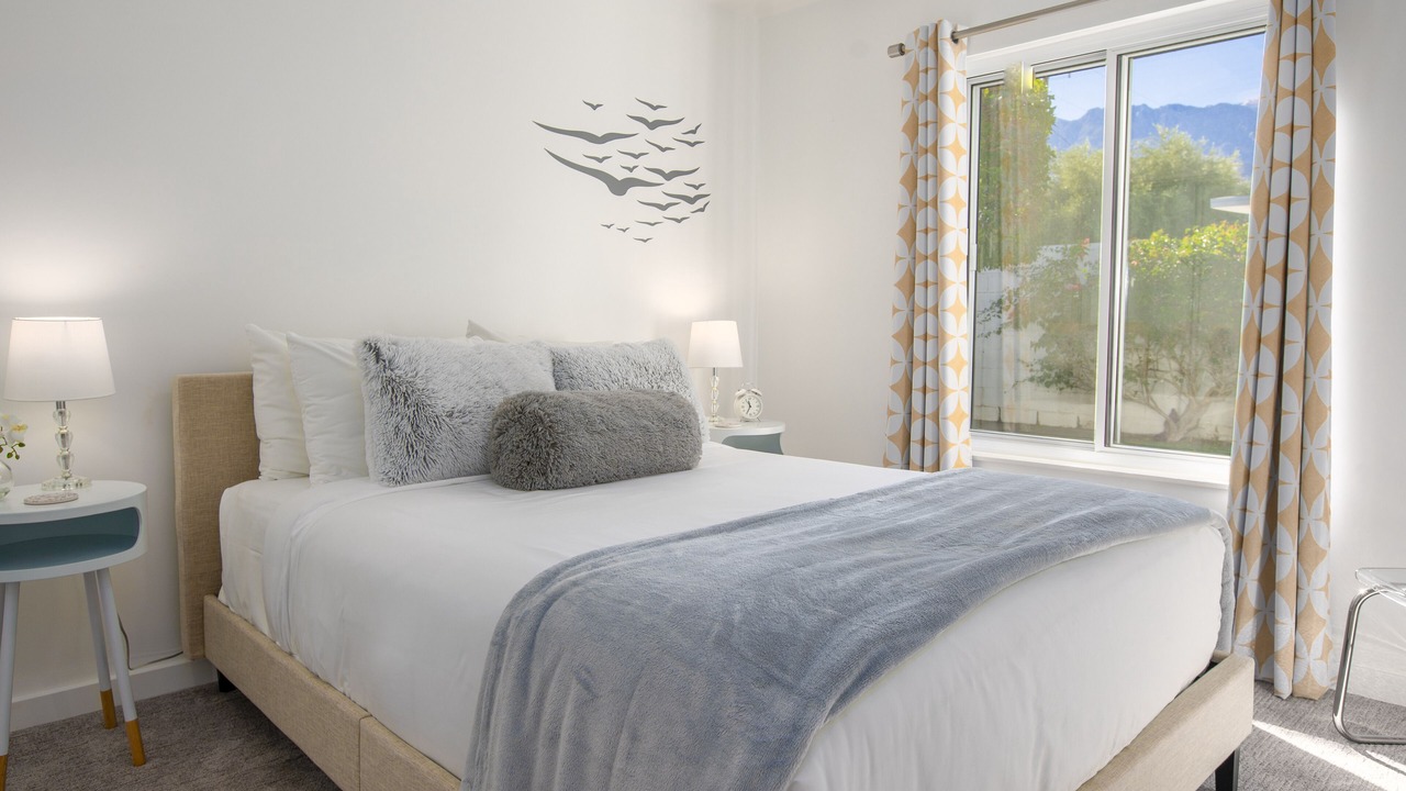 Photo of Bedroom in Racquet Club South