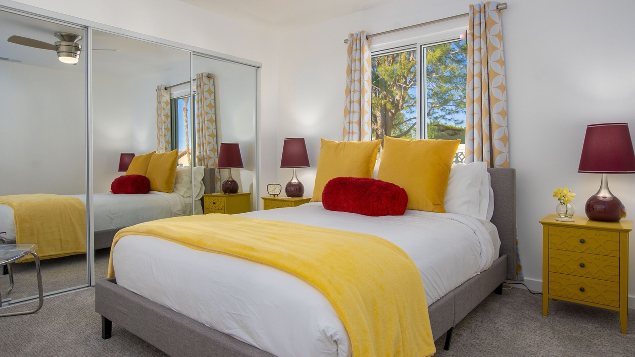 Photo of Bedroom in Racquet Club South