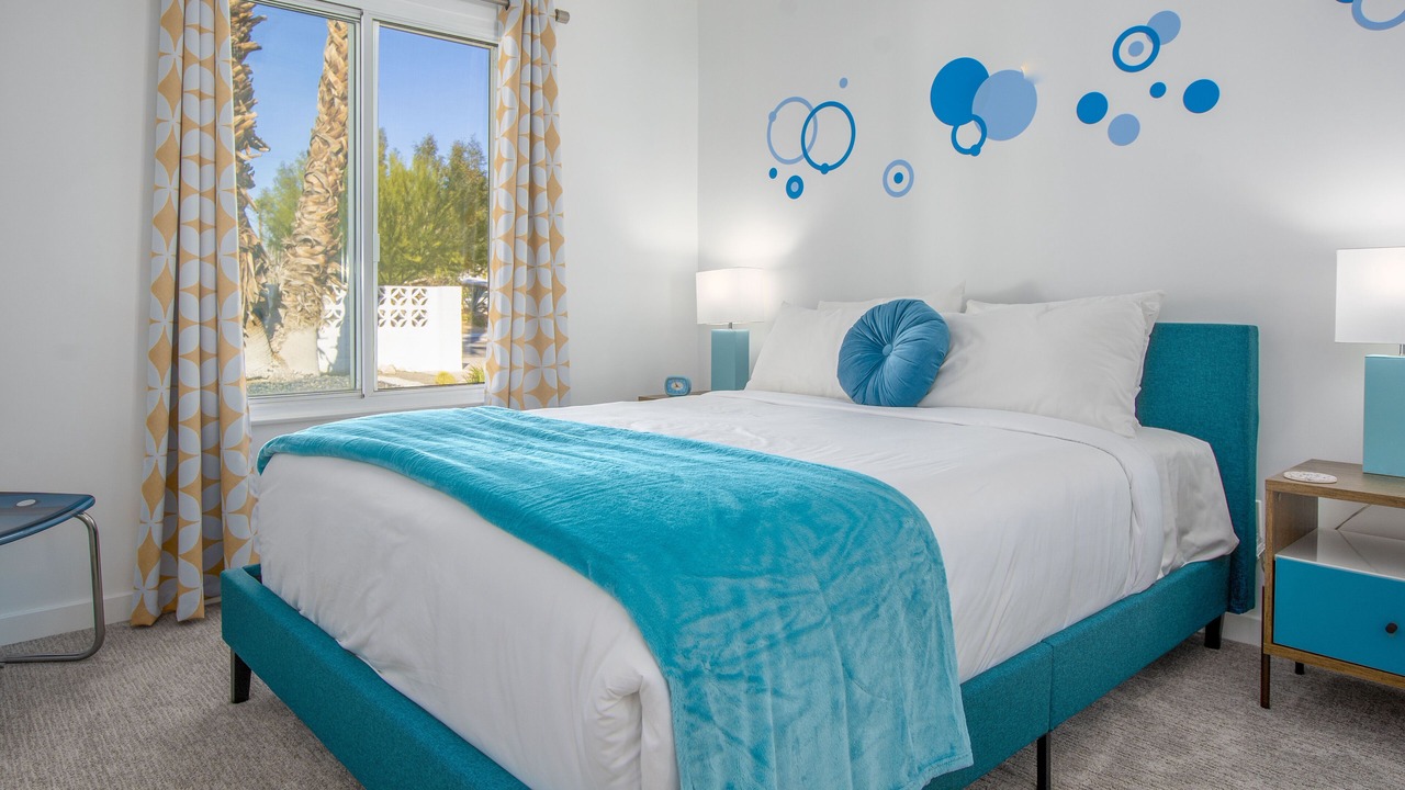Photo of Bedroom in Racquet Club South