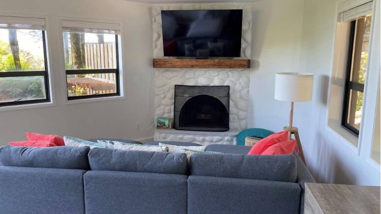 Photo of Livingroom in Tofino