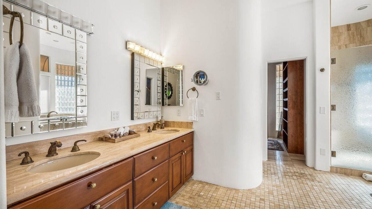 Photo of Bathroom in Artisan