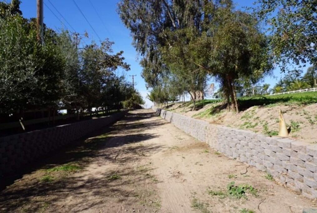 Photo of Outdoor in Callender