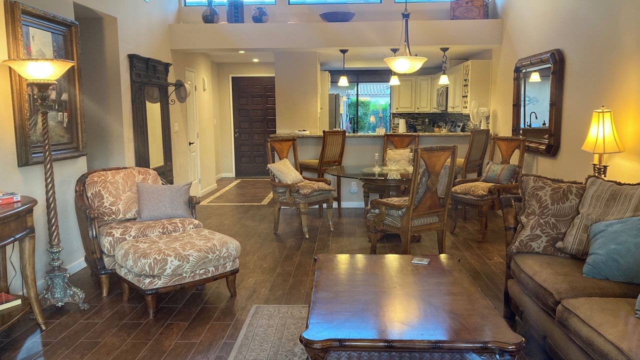 Photo of Livingroom in Palm Desert