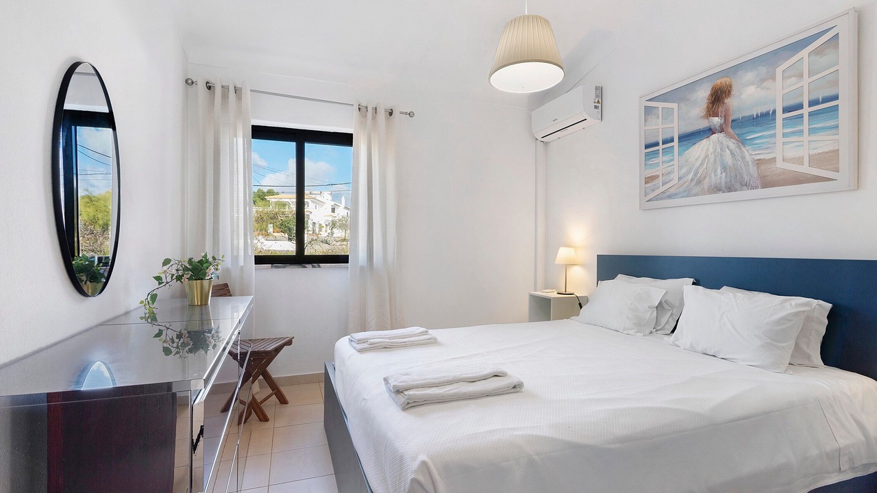 Photo of Bedroom in Alporchinhos