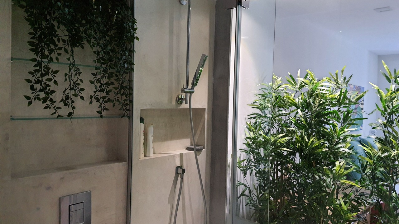 Photo of Bathroom in Linda-a-Velha