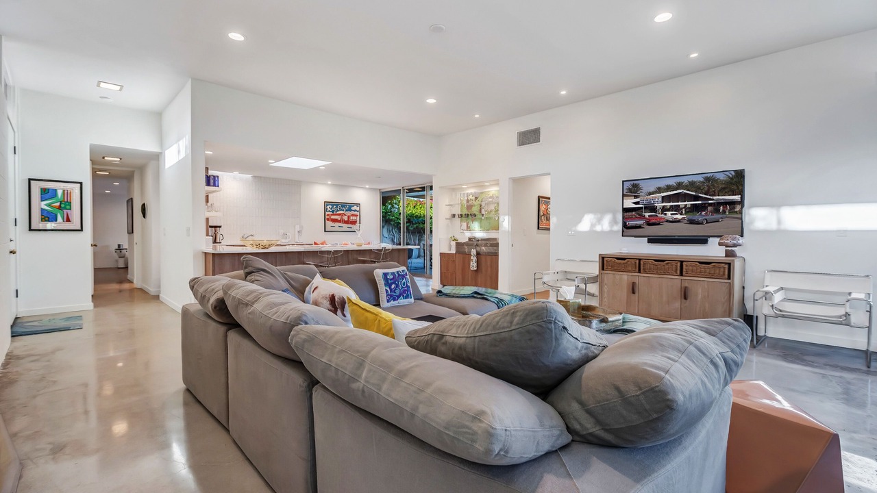 Photo of Livingroom in Palm Desert