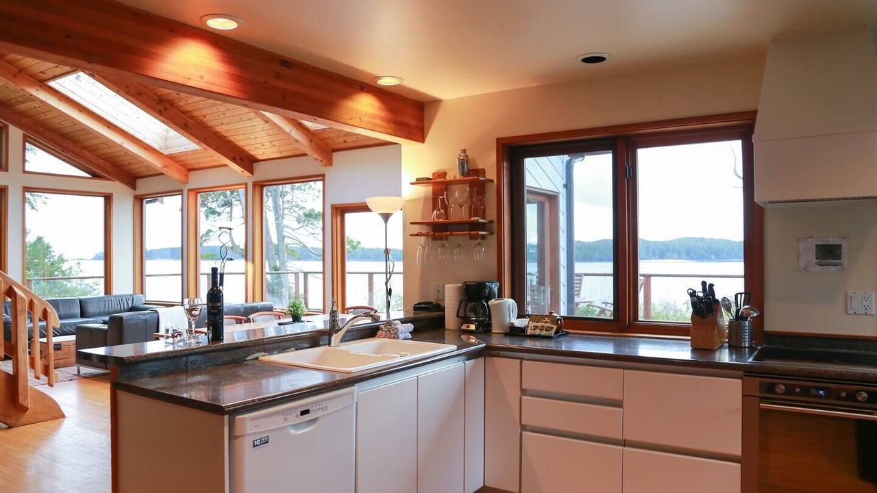 Photo of Bedroom in Tonquin Beach