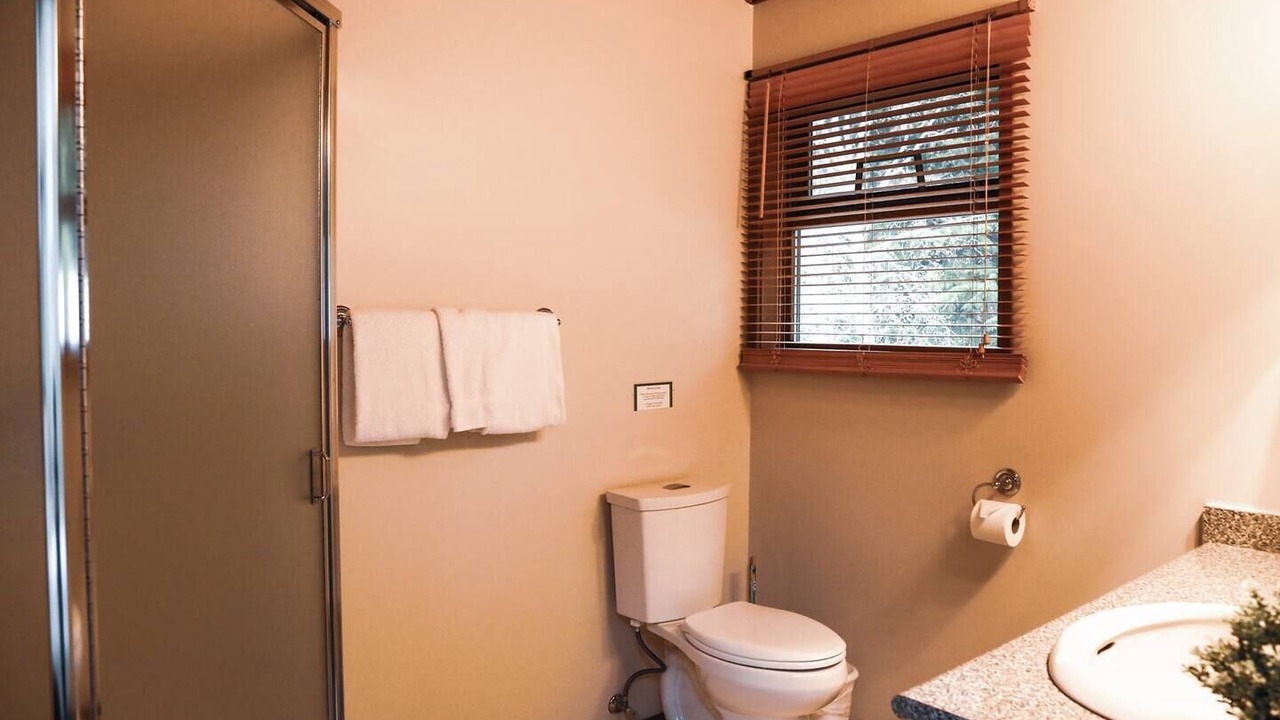 Photo of Bathroom in Tonquin Beach