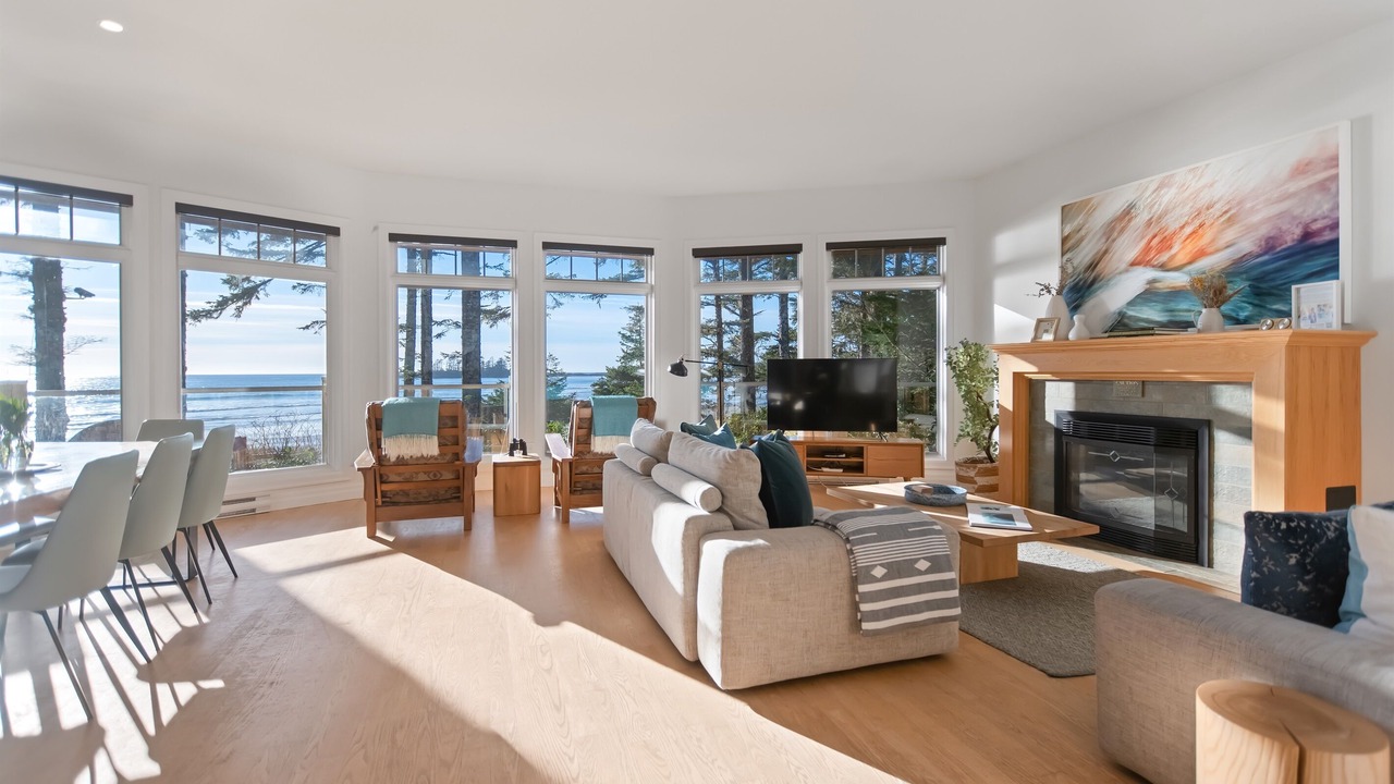 Photo of Livingroom in Tofino