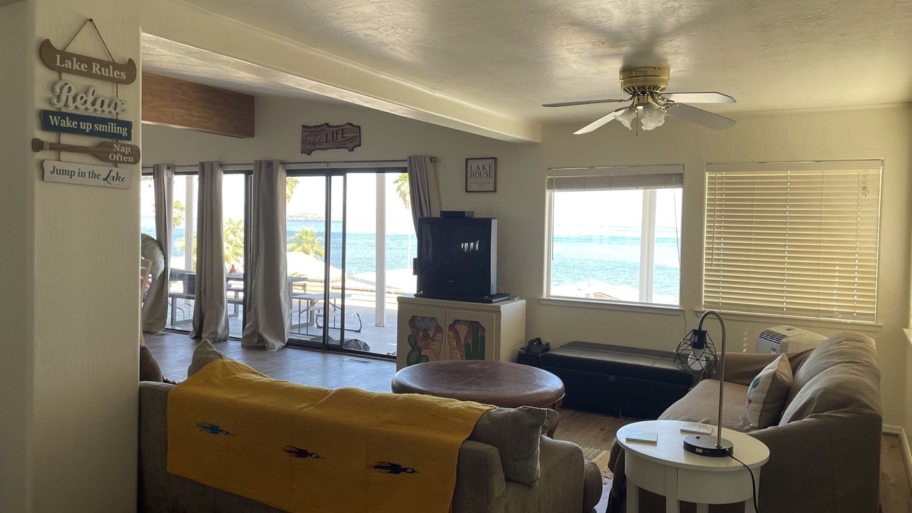 Photo of Livingroom in Havasu Lake