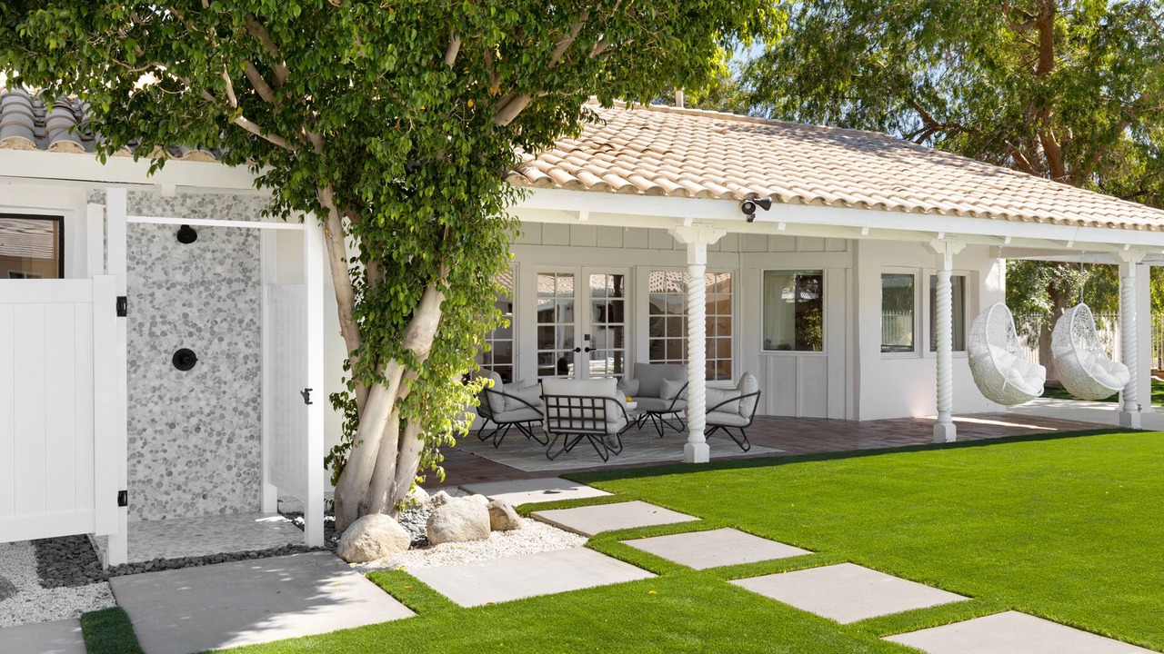 Photo of Outdoor in Racquet Club West