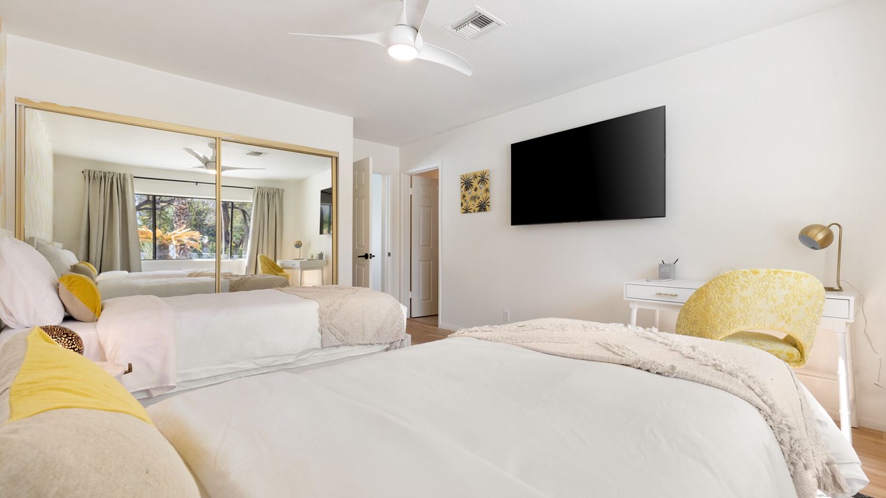 Photo of Bedroom in Racquet Club West