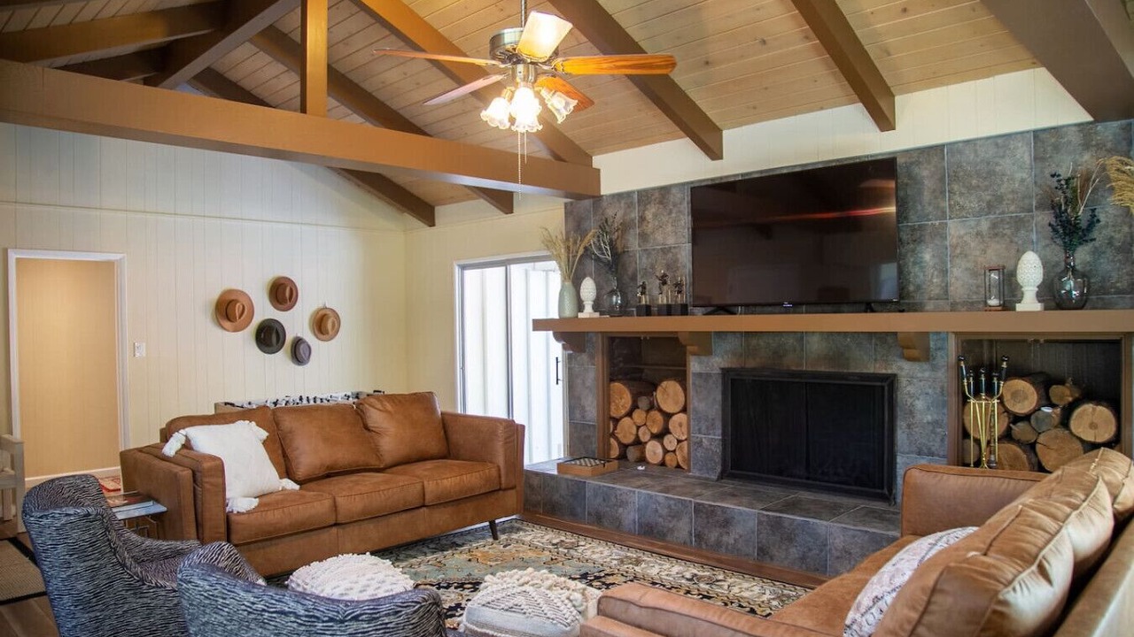 Photo of Livingroom in Idyllwild