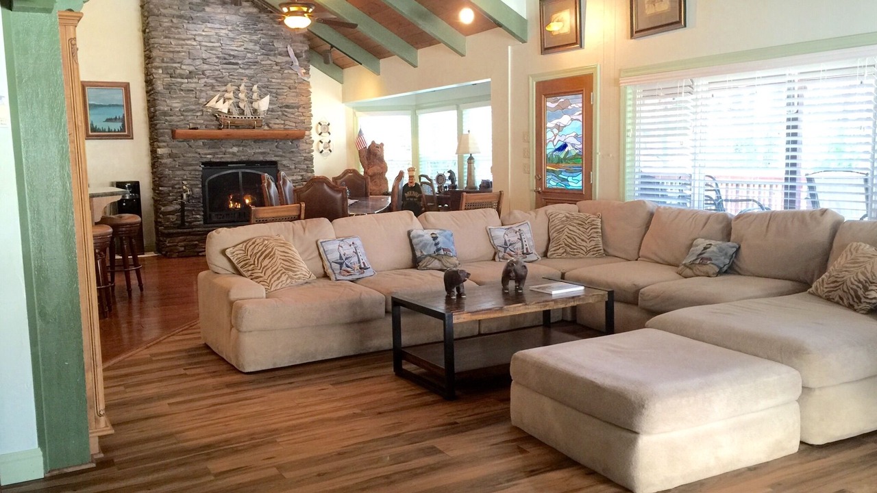 Photo of Livingroom in Bass Lake