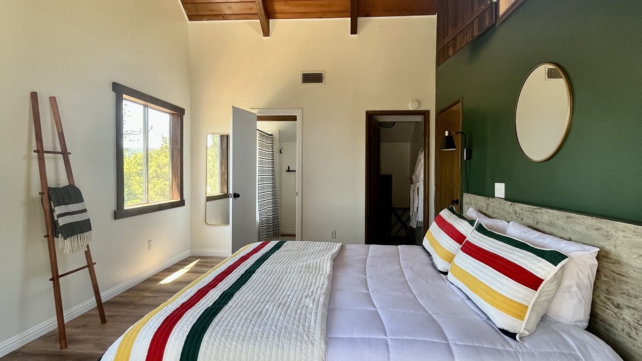 Photo of Bedroom in Idyllwild