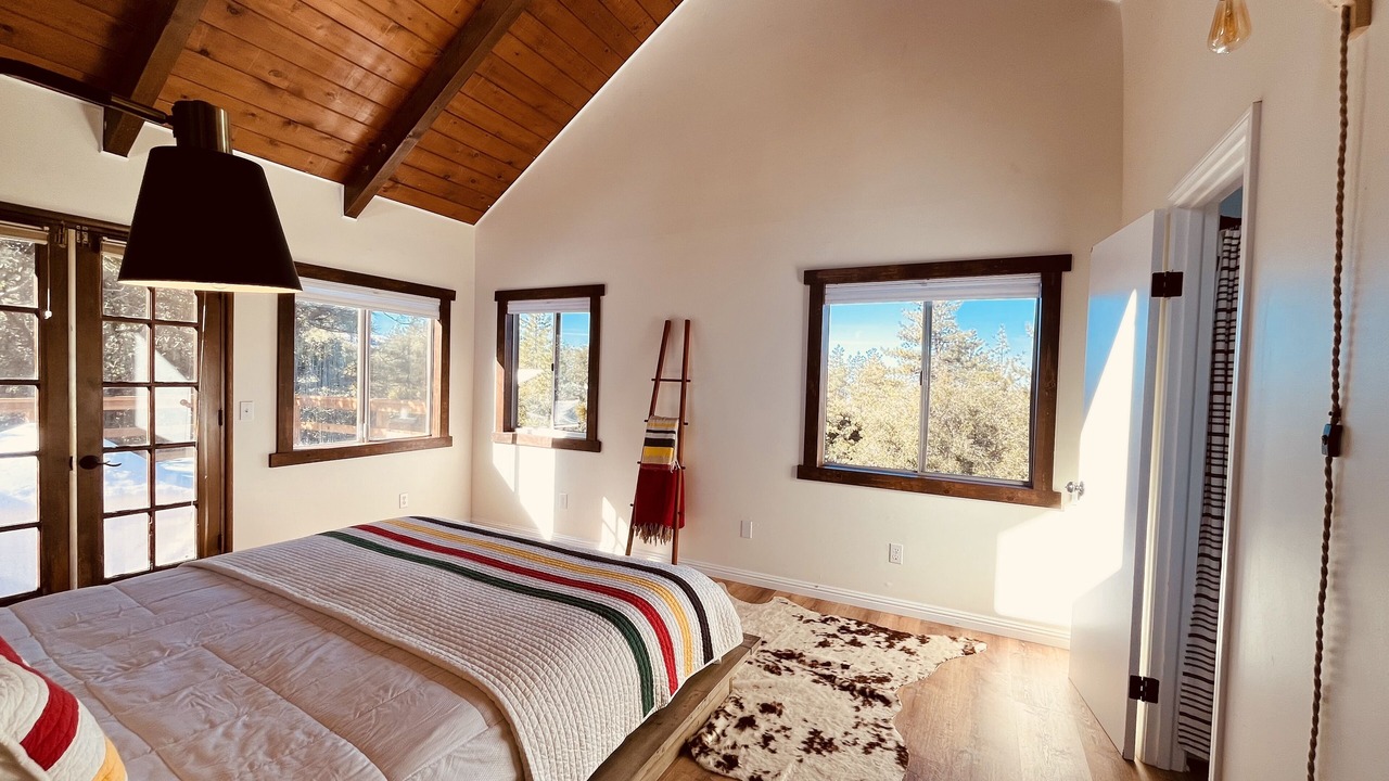 Photo of Bedroom in Idyllwild
