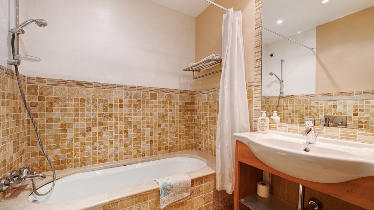Photo of Bathroom in Mexilhoeira da Carregacao