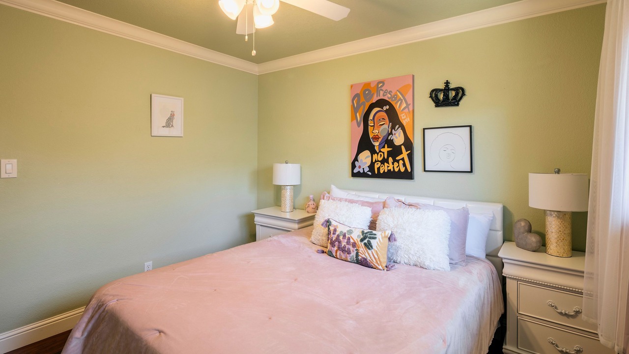 Photo of Bedroom in Raisin