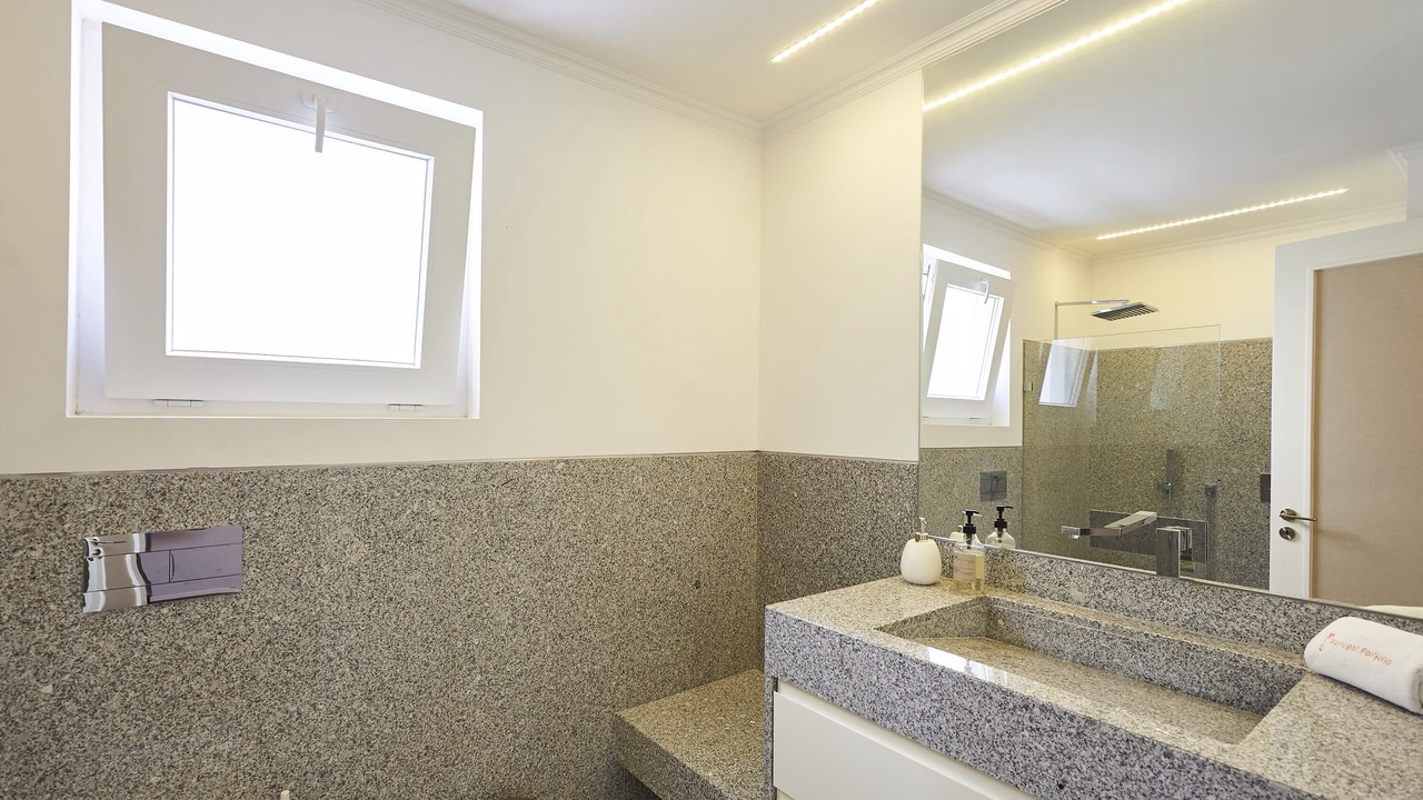 Photo of Bathroom in Cascais