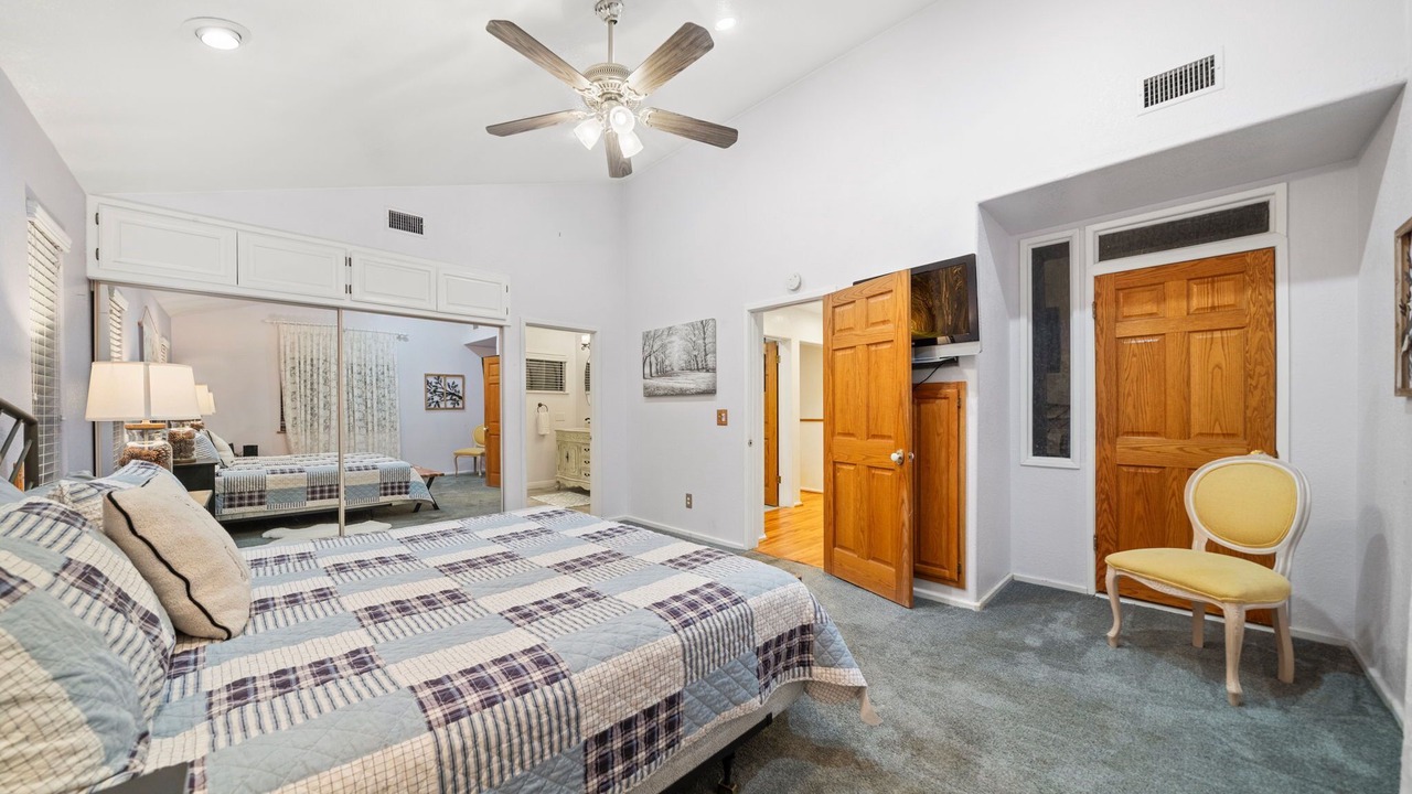 Photo of Bedroom in Idyllwild