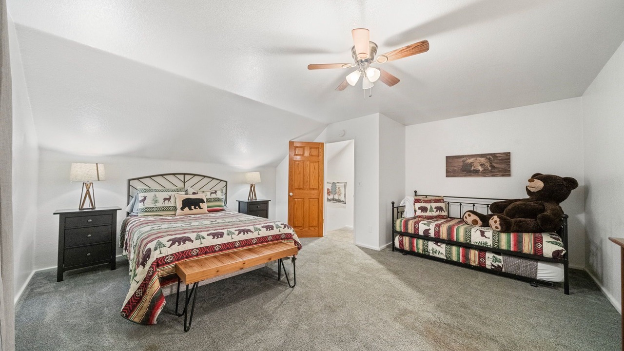 Photo of Bedroom in Idyllwild