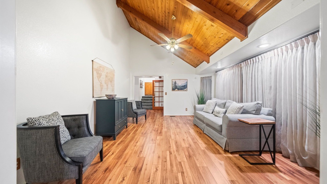 Photo of Livingroom in Idyllwild