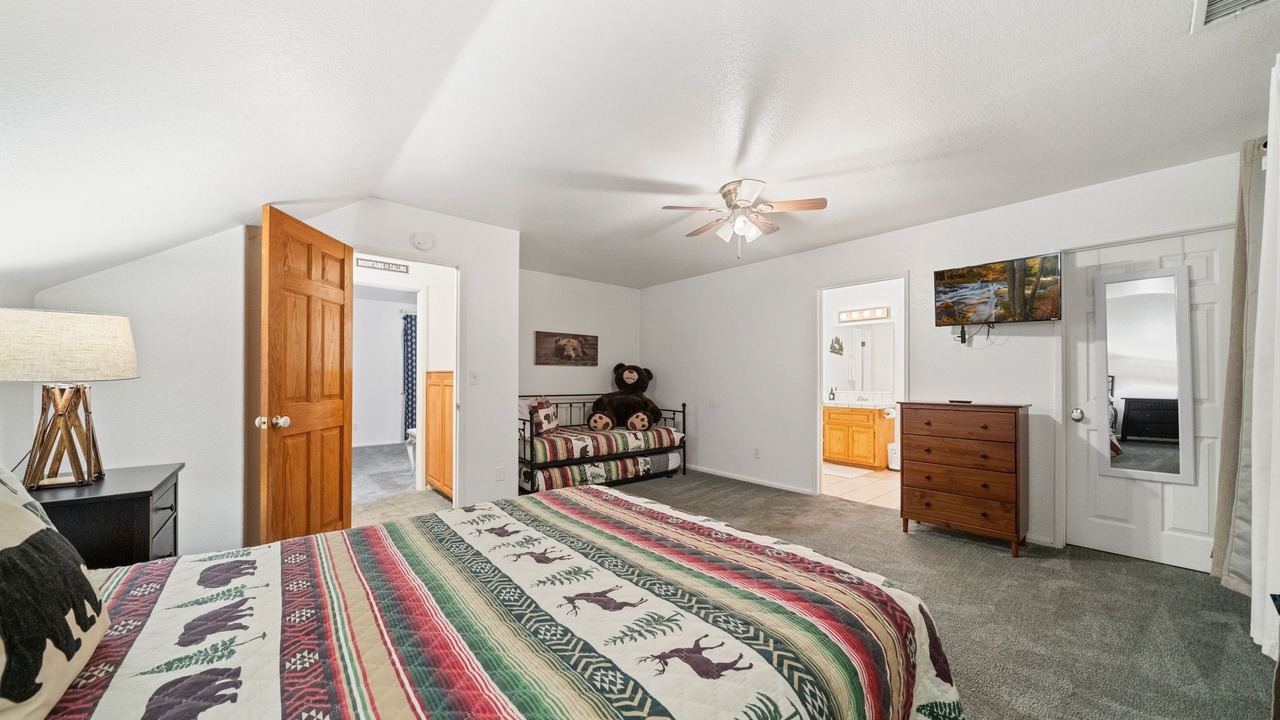 Photo of Bedroom in Idyllwild