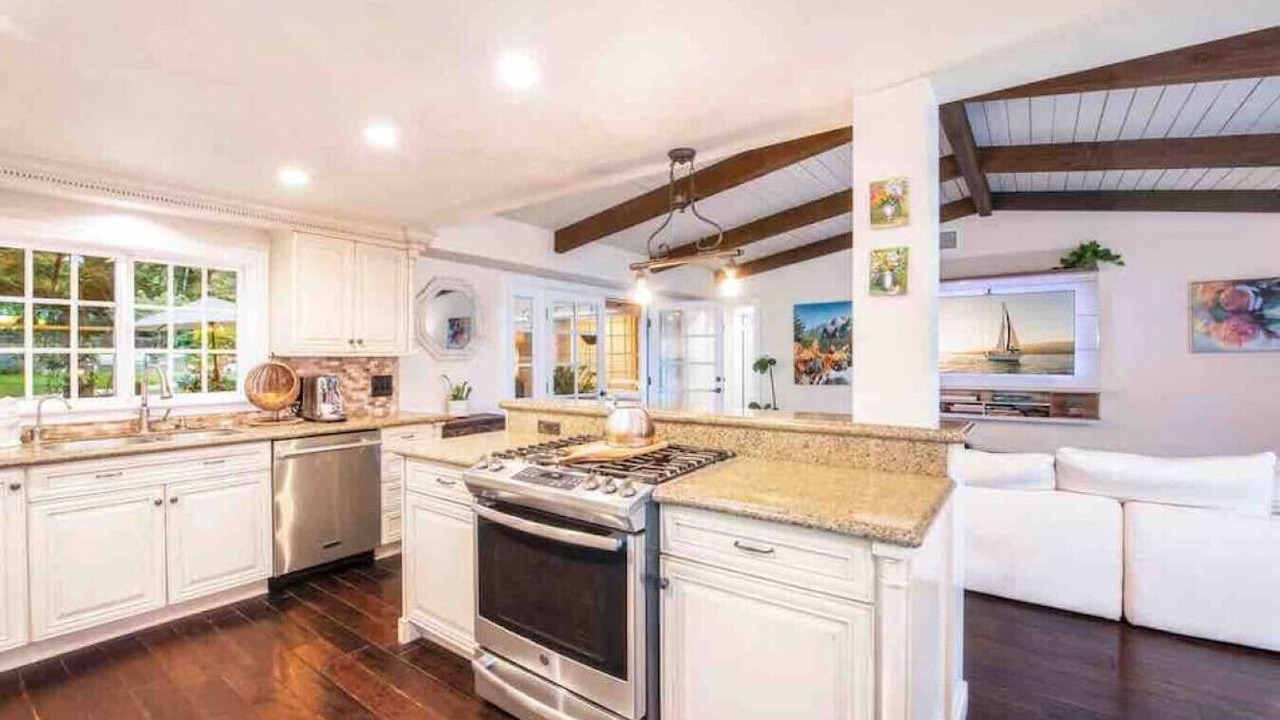 Photo of Kitchen in Hedgerow