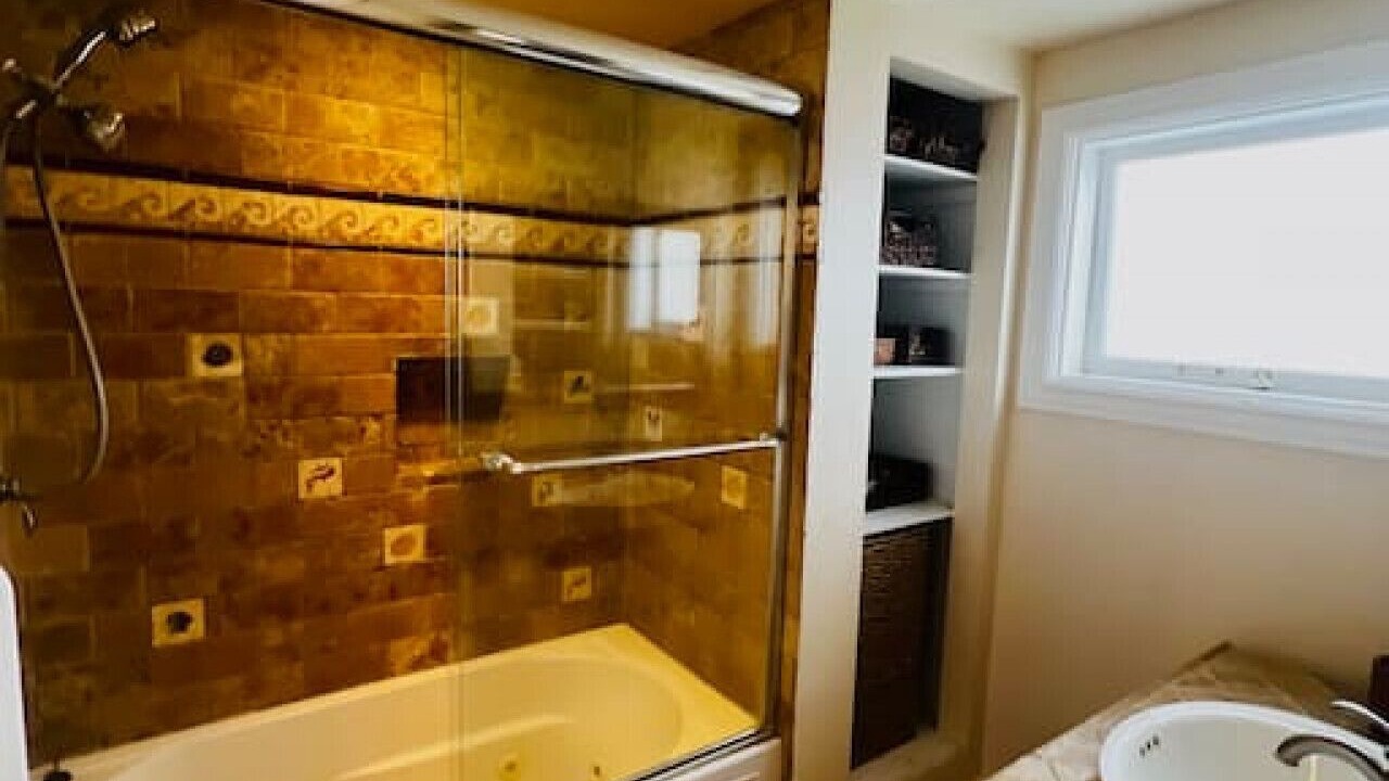 Photo of Bathroom in Hedgerow