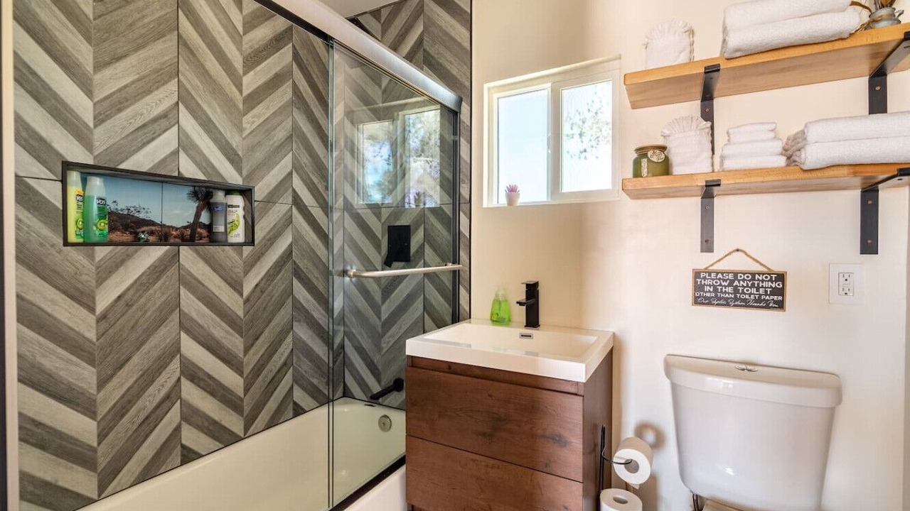 Photo of Bathroom in Landers