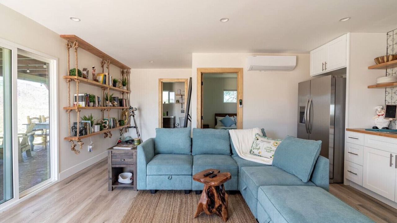 Photo of Livingroom in Landers